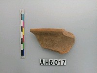 藏品(褐色細砂陶口緣)的圖片